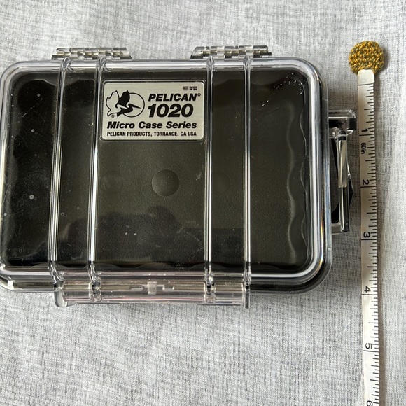 Travelers gift set includes essentials for a trip, cruise, safari, etc. - Picture 3 of 8